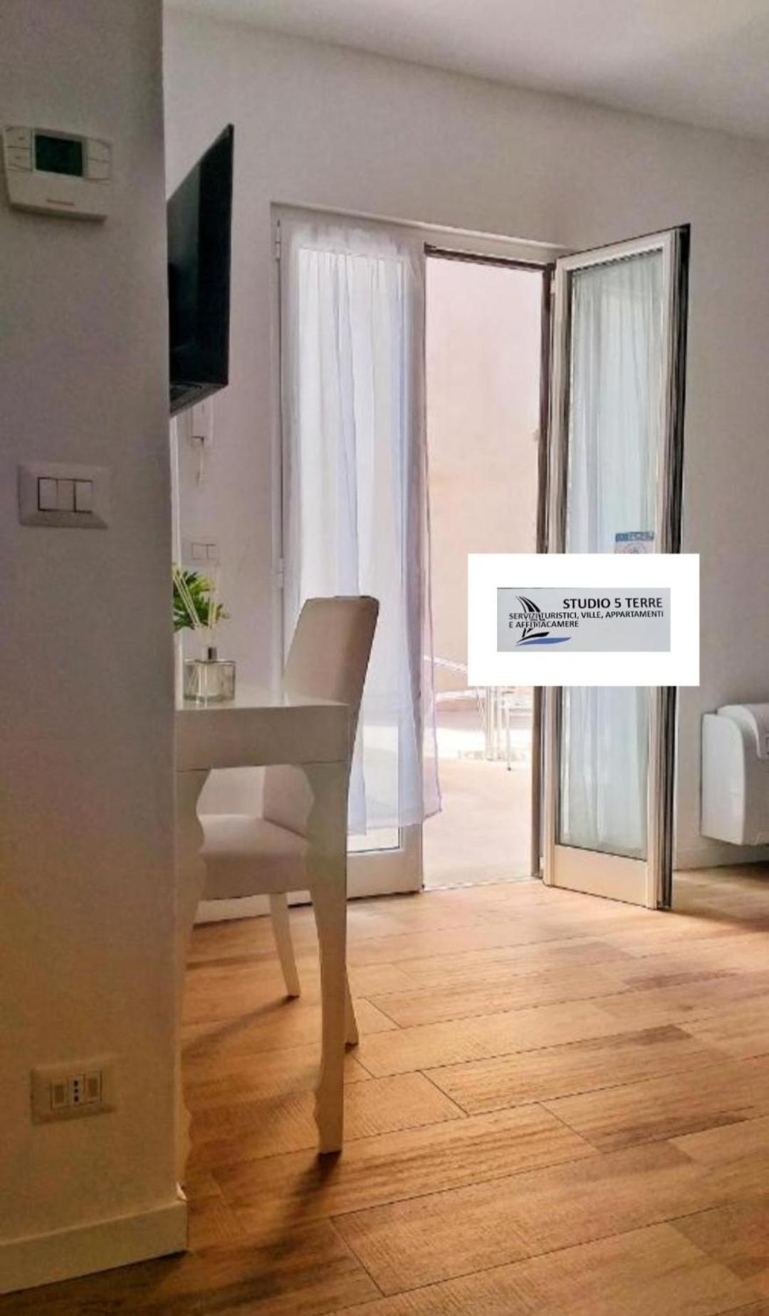 Residenza Solferino Apartment Corniglia Luaran gambar
